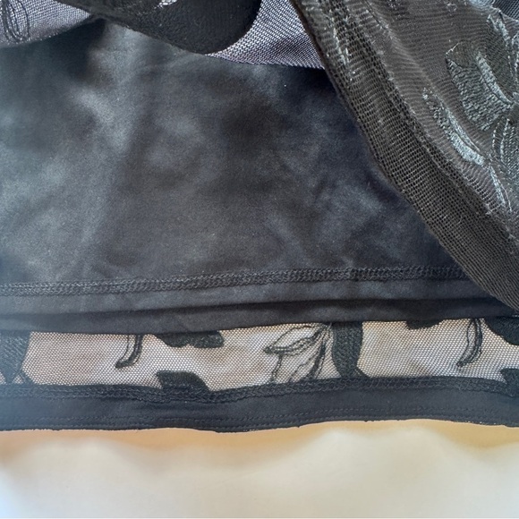 Dynamite Alana Embroidered Midi Skirt Black Burnout Floral Lined Pencil Sz M - Picture 8 of 12